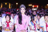 Hoa hậu Trần Tiểu Vy được lãnh đạo tỉnh Quảng Nam tặng Bằng khen Hoa hậu Trần Tiểu Vy được lãnh đạo tỉnh Quảng Nam tặng Bằng khen