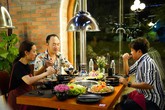 Thu Trang khóc thét vì bị chồng lừa chơi tàu lượn siêu tốc một mình Thu Trang khóc thét vì bị chồng lừa chơi tàu lượn siêu tốc một mình