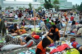 420 người chết, tù nhân bỏ trốn, nhiều thi thể nổi trên biển sau sóng thần, động đất kinh hoàng ở Indonesia 420 người chết, tù nhân bỏ trốn, nhiều thi thể nổi trên biển sau sóng thần, động đất kinh hoàng ở Indonesia