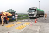 Siết việc xử lý ô tô vi phạm đừng như “muối bỏ biển” Siết việc xử lý ô tô vi phạm đừng như “muối bỏ biển”