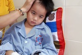 Xót xa bé 8 tuổi mất dần ánh sáng vì u não, bố mẹ không có tiền chạy chữa Xót xa bé 8 tuổi mất dần ánh sáng vì u não, bố mẹ không có tiền chạy chữa
