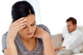Đập đầu vào tường tự tử vẫn không ngăn được chồng cặp kè với tình cũ Đập đầu vào tường tự tử vẫn không ngăn được chồng cặp kè với tình cũ