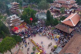 Vụ đề xuất "siêu dự án" du lịch tâm linh ở Chùa Hương: Hàng loạt chuyên gia đưa ra cảnh báo Vụ đề xuất "siêu dự án" du lịch tâm linh ở Chùa Hương: Hàng loạt chuyên gia đưa ra cảnh báo