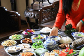 Tết đến có bố chồng thế này nàng dâu nào chẳng sướng Tết đến có bố chồng thế này nàng dâu nào chẳng sướng