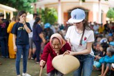 Bận rộn đến thiếu ngủ, Lý Nhã Kỳ vẫn dành thời gian làm từ thiện Bận rộn đến thiếu ngủ, Lý Nhã Kỳ vẫn dành thời gian làm từ thiện