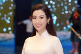 Hoa hậu Đỗ Mỹ Linh thướt tha trong tà áo dài trắng Hoa hậu Đỗ Mỹ Linh thướt tha trong tà áo dài trắng
