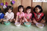 Chùm ảnh: Học sinh vùng cao trong cái lạnh tê tái Chùm ảnh: Học sinh vùng cao trong cái lạnh tê tái