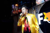 Nhật Tinh Anh nói về vụ tự sát của nhạc sĩ Đỗ Quang sau 13 năm: Anh ấy sơn tất cả móng tay màu đen và thắt cổ Nhật Tinh Anh nói về vụ tự sát của nhạc sĩ Đỗ Quang sau 13 năm: Anh ấy sơn tất cả móng tay màu đen và thắt cổ