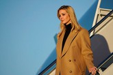 Ivanka Trump gây ấn tượng khi bước ra từ chuyên cơ tổng thống Ivanka Trump gây ấn tượng khi bước ra từ chuyên cơ tổng thống