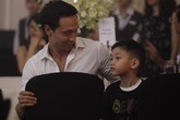 Kim Lý chăm sóc Subeo trong khi Hà Hồ biểu diễn ở Vũng Tàu Kim Lý chăm sóc Subeo trong khi Hà Hồ biểu diễn ở Vũng Tàu