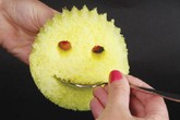 Miếng mút mặt cười: Loại mút rửa bát "thần thánh" cọ sạch mọi vết bẩn Miếng mút mặt cười: Loại mút rửa bát "thần thánh" cọ sạch mọi vết bẩn