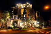 Mang tiếng là "ca sĩ hội chợ" nhưng nhìn khối tài sản của hai nam ca sĩ này sẽ khiến nhiều người phải sốc Mang tiếng là "ca sĩ hội chợ" nhưng nhìn khối tài sản của hai nam ca sĩ này sẽ khiến nhiều người phải sốc