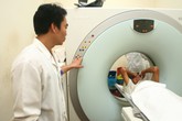 “Kéo” người nước ngoài đến Việt Nam chữa bệnh “Kéo” người nước ngoài đến Việt Nam chữa bệnh