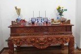Giữ hay thay bát hương khi dọn dẹp bàn thờ ngày Tết để mang lại tài lộc? Giữ hay thay bát hương khi dọn dẹp bàn thờ ngày Tết để mang lại tài lộc?