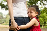 Lạm dụng tình cảm trẻ em - Bệnh dịch thầm lặng trong gia đình (5): Những biểu hiện ở trẻ “tố” cha mẹ đã lạm dụng con cái bằng lời nói Lạm dụng tình cảm trẻ em - Bệnh dịch thầm lặng trong gia đình (5): Những biểu hiện ở trẻ “tố” cha mẹ đã lạm dụng con cái bằng lời nói