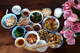 Bếp trưởng Ngon Garden chia sẻ bí quyết làm món tép rang khế cũng ngon như bề bề rang muối Bếp trưởng Ngon Garden chia sẻ bí quyết làm món tép rang khế cũng ngon như bề bề rang muối