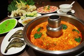 Nhà hàng chỉ tuyển bồi bàn tốt nghiệp đại học nổi tiếng Nhà hàng chỉ tuyển bồi bàn tốt nghiệp đại học nổi tiếng