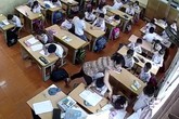 Những 'cơn điên' của giáo viên tiểu học, vì đâu? Những 'cơn điên' của giáo viên tiểu học, vì đâu?