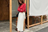 Chân váy xếp li vẫn hot điên đảo và bạn nên “ghim” 12 ý tưởng diện item này cho sành điệu Chân váy xếp li vẫn hot điên đảo và bạn nên “ghim” 12 ý tưởng diện item này cho sành điệu