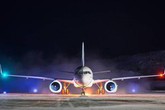 Tại sao đèn ở 2 đầu cánh máy bay có màu khác nhau Tại sao đèn ở 2 đầu cánh máy bay có màu khác nhau