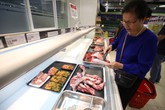 Thịt lợn tăng giá, người tiêu dùng lo lắng Thịt lợn tăng giá, người tiêu dùng lo lắng
