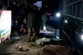 Hà Tĩnh: Xe máy kẹp 3 đâm vào đuôi xe tải, ba người thương vong Hà Tĩnh: Xe máy kẹp 3 đâm vào đuôi xe tải, ba người thương vong