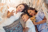 Thái Thùy Linh: Nhà tôi có nhiều hợp đồng Thái Thùy Linh: Nhà tôi có nhiều hợp đồng