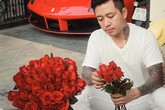 Tuấn Hưng dậy từ 4h30 mua hoa tặng vợ Tuấn Hưng dậy từ 4h30 mua hoa tặng vợ