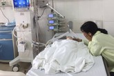 Mẹ tái mặt khóc thét thấy con trai 6 tuổi ngã trong nhà tắm, cổ tay bị đứt lìa Mẹ tái mặt khóc thét thấy con trai 6 tuổi ngã trong nhà tắm, cổ tay bị đứt lìa