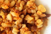 Vì sao hành phi và tóp mỡ lại có giá siêu rẻ? Vì sao hành phi và tóp mỡ lại có giá siêu rẻ?