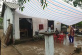 Bố mẹ mất sớm, 3 anh em bệnh tật phải nương tựa bà cô mù lòa Bố mẹ mất sớm, 3 anh em bệnh tật phải nương tựa bà cô mù lòa