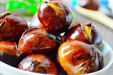 Ăn hạt dẻ vào mùa lạnh tốt hơn thuốc bổ nhưng lưu ý điều này nếu không nhập viện gấp Ăn hạt dẻ vào mùa lạnh tốt hơn thuốc bổ nhưng lưu ý điều này nếu không nhập viện gấp