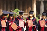 Bỏ ghi loại hình, xếp loại trên bằng đại học: Giỏi, dốt sẽ “cá mè một lứa”? Bỏ ghi loại hình, xếp loại trên bằng đại học: Giỏi, dốt sẽ “cá mè một lứa”?