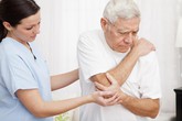 Những sai lầm người cao tuổi hay mắc khi điều trị thoái hóa khớp Những sai lầm người cao tuổi hay mắc khi điều trị thoái hóa khớp
