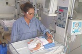 Hải Phòng: Bà mẹ 4 con nguy kịch vì tai nạn giao thông, thai nhi phải chào đời sớm Hải Phòng: Bà mẹ 4 con nguy kịch vì tai nạn giao thông, thai nhi phải chào đời sớm