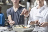 4 mối nguy hiểm khi người Việt ăn quá mặn 4 mối nguy hiểm khi người Việt ăn quá mặn