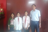 Hải Dương: Trên đường đi học, ba nữ sinh lớp 7 nhặt được gần 12 triệu đồng Hải Dương: Trên đường đi học, ba nữ sinh lớp 7 nhặt được gần 12 triệu đồng