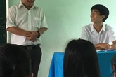Thầy giáo "đổi vai" học sinh gây "bão" Thầy giáo "đổi vai" học sinh gây "bão"
