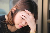 Gói ghém kỉ vật của người chồng vừa qua đời vì tai nạn, có một tờ giấy mỏng rơi ra khiến tôi lạnh buốt cả người Gói ghém kỉ vật của người chồng vừa qua đời vì tai nạn, có một tờ giấy mỏng rơi ra khiến tôi lạnh buốt cả người