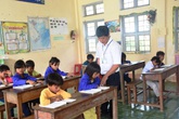 Băng rừng, vượt núi gieo chữ cho học sinh vùng cao Băng rừng, vượt núi gieo chữ cho học sinh vùng cao