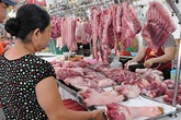 Giá thịt lợn tăng phi mã: Tiềm ẩn những nguy cơ Giá thịt lợn tăng phi mã: Tiềm ẩn những nguy cơ