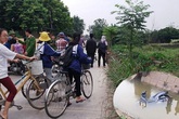 Phát hiện người đàn ông tử vong dưới mương nước cùng chiếc xe máy Phát hiện người đàn ông tử vong dưới mương nước cùng chiếc xe máy