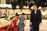 Hoàng hậu Thái Lan xuất hiện rạng rỡ, cười không ngớt bên cạnh Quốc vương Thái Lan sau sóng gió hậu cung trong sự kiện mới nhất Hoàng hậu Thái Lan xuất hiện rạng rỡ, cười không ngớt bên cạnh Quốc vương Thái Lan sau sóng gió hậu cung trong sự kiện mới nhất