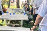 Mẹ gào khóc tại hiện trường vụ tai nạn khiến con trai văng vào bụi cỏ tử vong Mẹ gào khóc tại hiện trường vụ tai nạn khiến con trai văng vào bụi cỏ tử vong