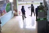 Trung úy công an nổ súng ở ngân hàng cuối cùng đã bị khởi tố tội cướp tài sản Trung úy công an nổ súng ở ngân hàng cuối cùng đã bị khởi tố tội cướp tài sản