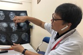 Nam bệnh nhân giật tóc, "lên gối" nữ điều dưỡng mang bầu 4 tháng Nam bệnh nhân giật tóc, "lên gối" nữ điều dưỡng mang bầu 4 tháng