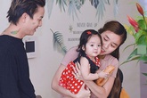 Vợ Hoài Lâm bị chỉ trích vì đăng nhiều ảnh con Vợ Hoài Lâm bị chỉ trích vì đăng nhiều ảnh con