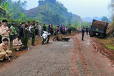 Sơn La: Xe tải gây tai nạn liên hoàn khiến 2 người thương vong Sơn La: Xe tải gây tai nạn liên hoàn khiến 2 người thương vong