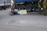 Thương tâm hai cháu bị cuốn vào gầm container tử vong khi ông đón trên đường đi học về Thương tâm hai cháu bị cuốn vào gầm container tử vong khi ông đón trên đường đi học về