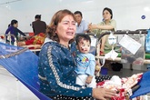 Tai nạn thảm khốc ở Phú Yên: "Chiều qua còn ôm ấp, nay cháu đã nằm quan tài" Tai nạn thảm khốc ở Phú Yên: "Chiều qua còn ôm ấp, nay cháu đã nằm quan tài"